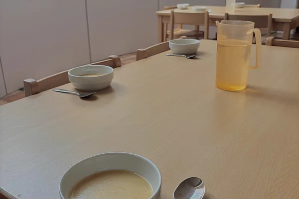 Essensbereich in der Aula